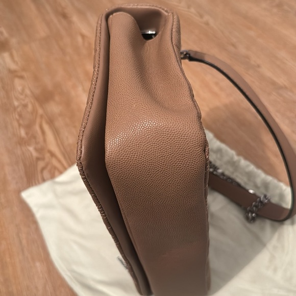 BURBERRY CAMEL BEIGE CAVIAR LEATHER HANDLE BAG BRAND NEW WITH ORIGINAL TAGS - Picture 9 of 10